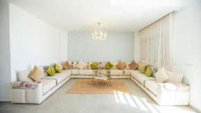 Villa Sahara Line